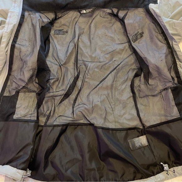 The North Face Winderbreaker - Picture 2 of 5